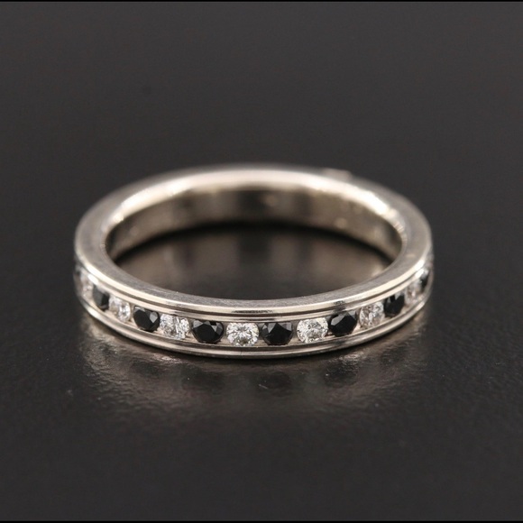 Jewelry - 14k gold diamond eternity band